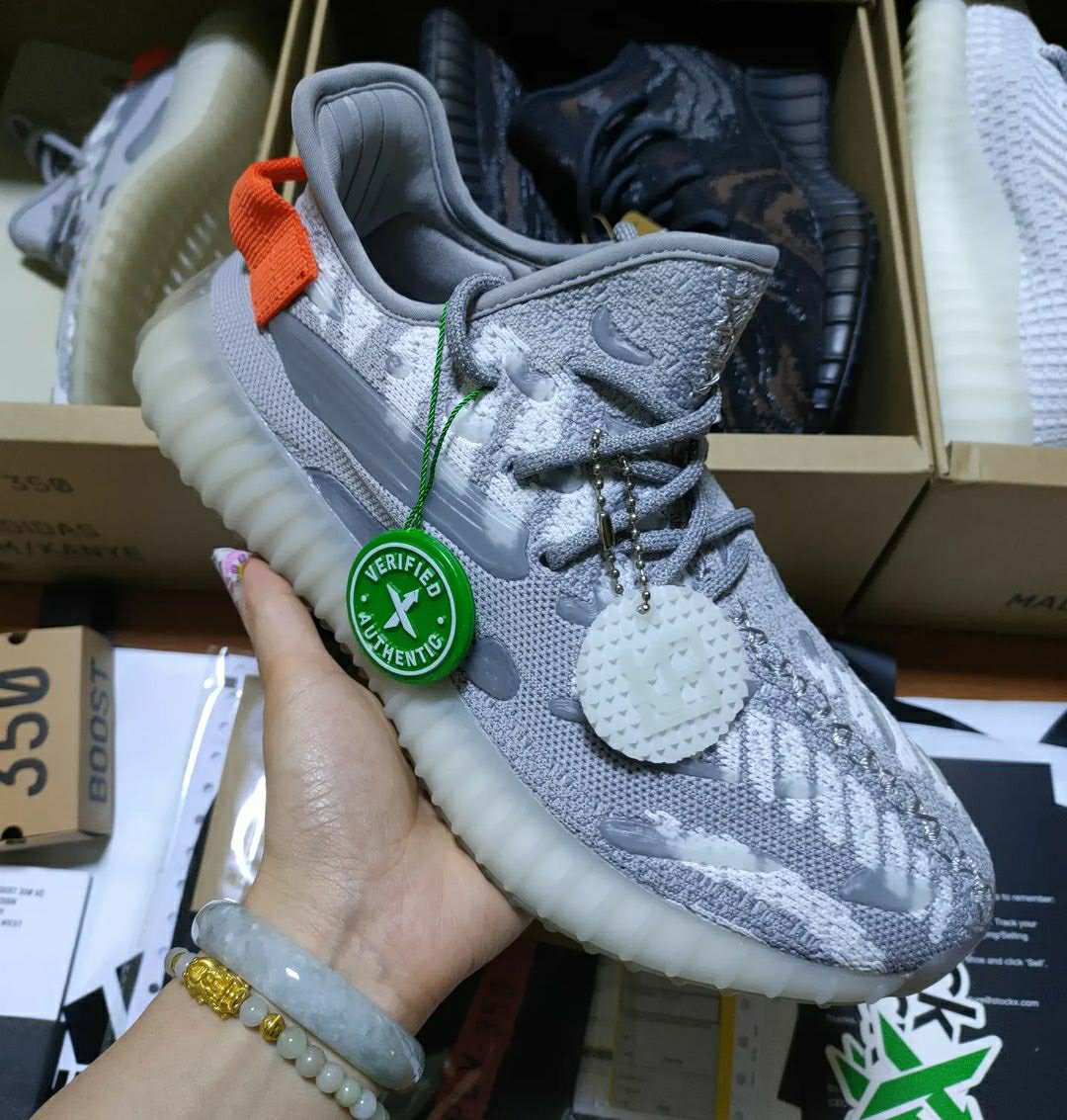 Buy Yeezy Shoes Pallet - Image 9