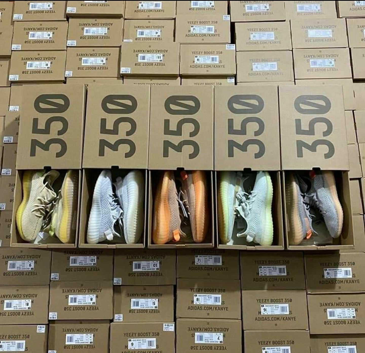 Buy Yeezy Shoes Pallet - Image 17