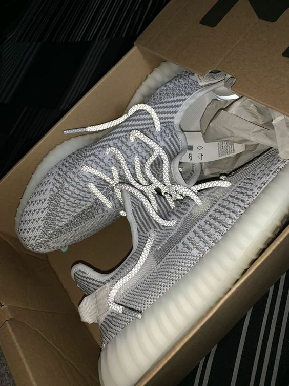 Buy Yeezy Shoes Pallet - Image 21