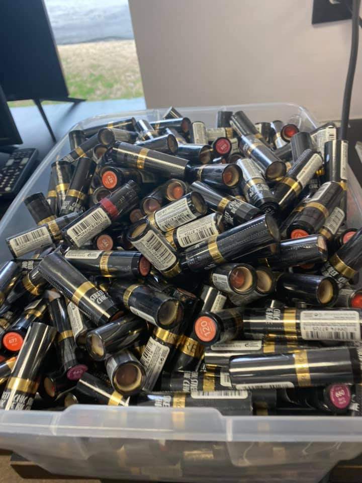 Wholesale Cosmetic Pallets Online - Image 26